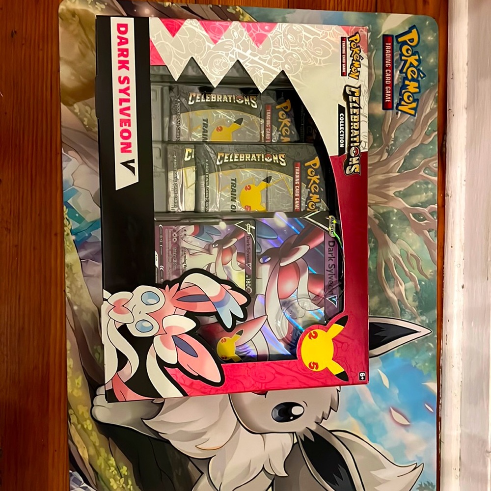 Dark Sylveon V Celebrations Collection Box